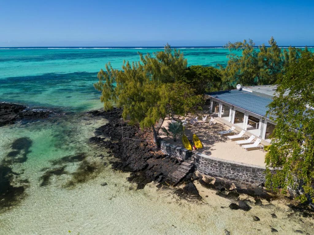 Beachfront private villa on turquoise lagoon in Mauritius